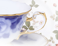 ブランド食器類の買取は　高額査定の買取本舗へ